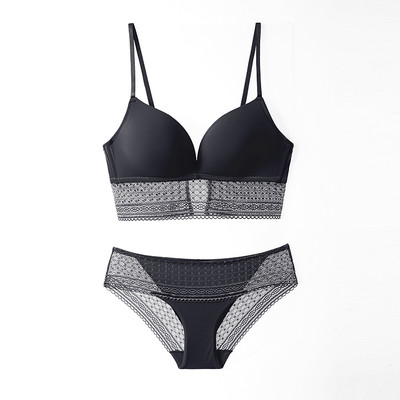 Set de lenjerie intimă pentru femei - sutien cu cupă moale și bikini