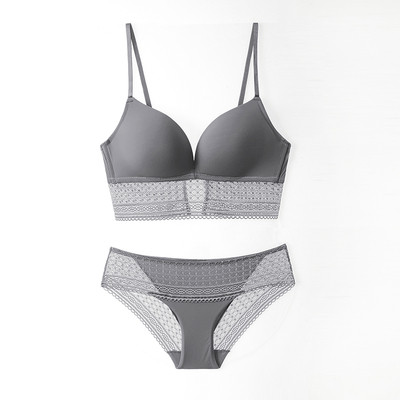 Set de lenjerie intimă pentru femei - sutien cu cupă moale și bikini