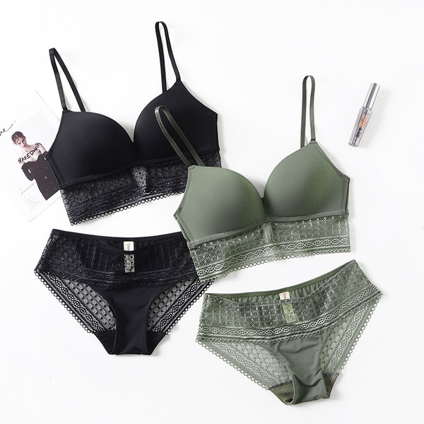 Set de lenjerie intimă pentru femei - sutien cu cupă moale și bikini