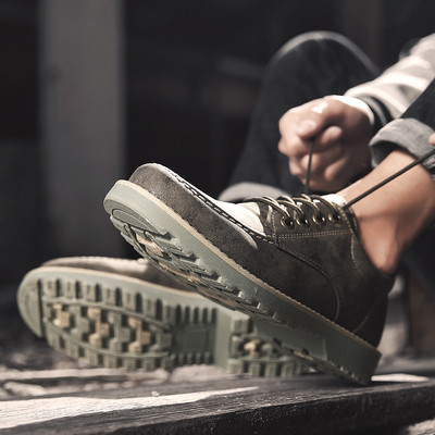 Ανδρικά παπούτσια με σκληρή σόλα σε τρία χρώματα