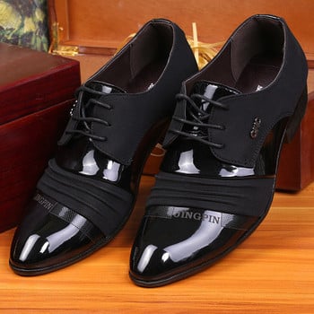 Ανδρικά παπούτσια με μαύρα λακ στοιχεία