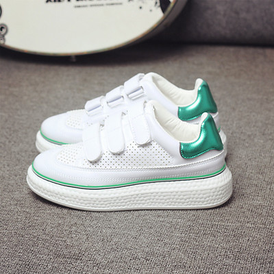 Adidași de damă proaspeți, cu talpă înaltă și petice