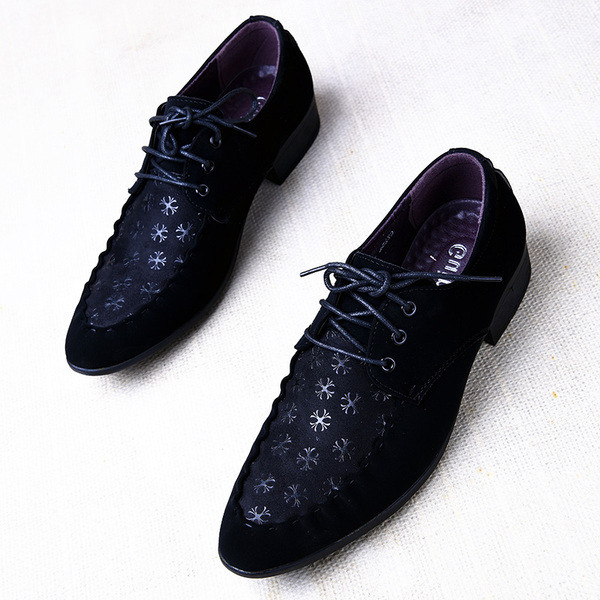 Pantofi barbatesti moderni cu decor in doua modele