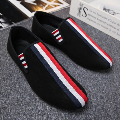 Mocasini de vara barbatesti in diferite modele cu motive colorate, broderii si imprimeu