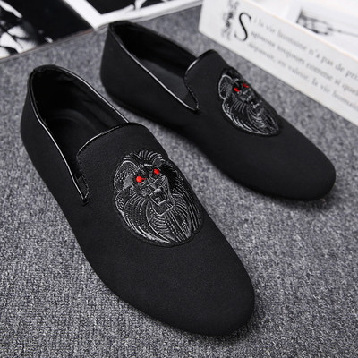 Mocasini de vara barbatesti in diferite modele cu motive colorate, broderii si imprimeu