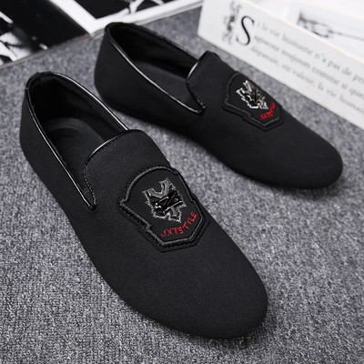 Mocasini de vara barbatesti in diferite modele cu motive colorate, broderii si imprimeu