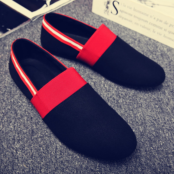 Mocasini de vara barbatesti in diferite modele cu motive colorate, broderii si imprimeu