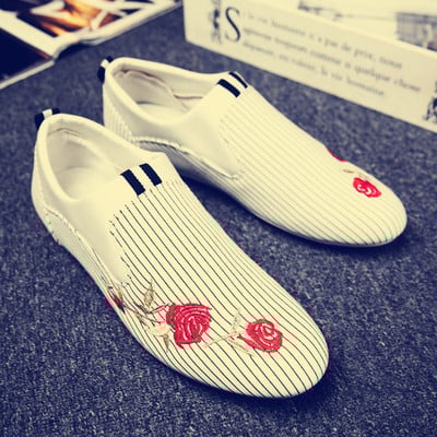 Mocasini stilați pentru bărbați în mai multe modele