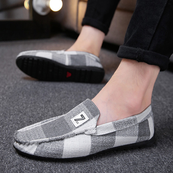 Mocasini de vară pentru bărbați în carouri în alb-negru