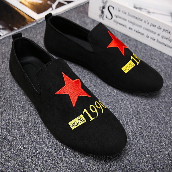 Mocasini moderni pentru barbati cu broderie in doua culori