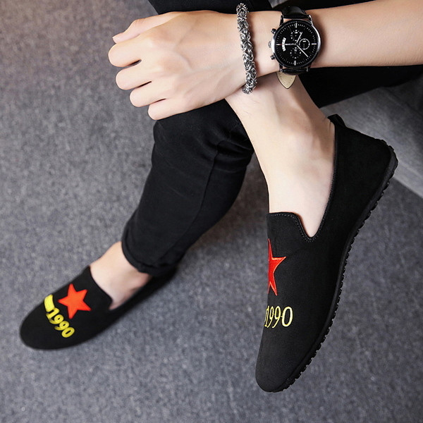 Mocasini moderni pentru barbati cu broderie in doua culori