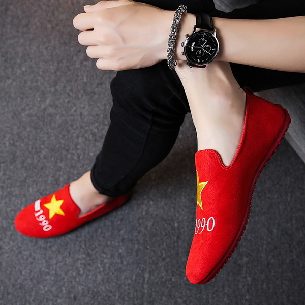 Mocasini moderni pentru barbati cu broderie in doua culori