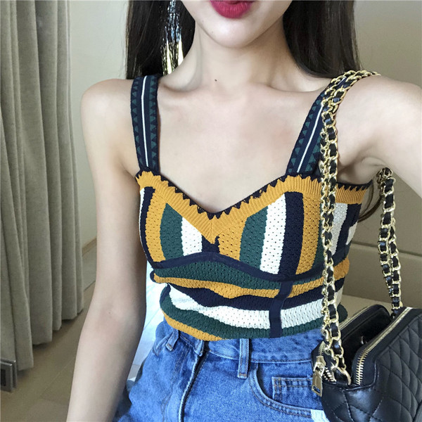 Top de damă colorat cu bretele largi