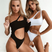 Costum de baie complet pentru femei în alb-negru