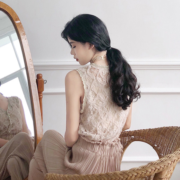 Top de damă elegant din dantelă cu decolteu în V în trei culori