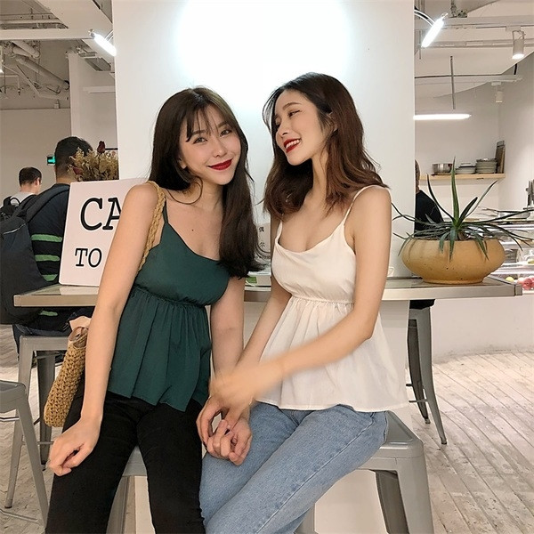 Maieu de damă cu bretele subțiri și spate deschis cu o panglică în trei culori