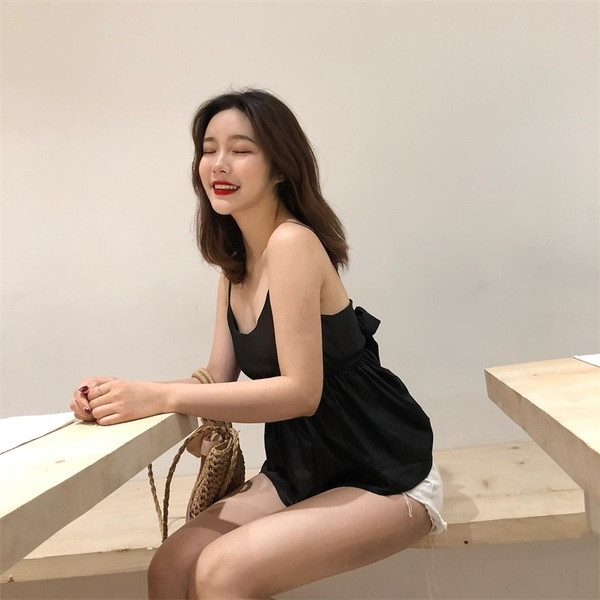 Maieu de damă cu bretele subțiri și spate deschis cu o panglică în trei culori