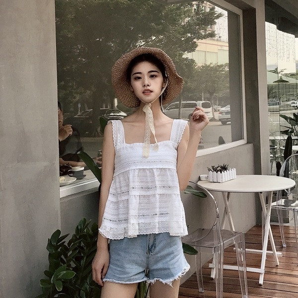 Maieu de zi cu zi pentru damă, de culoare albă, cu bretele largi