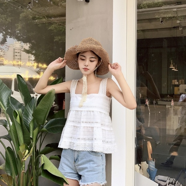 Maieu de zi cu zi pentru damă, de culoare albă, cu bretele largi