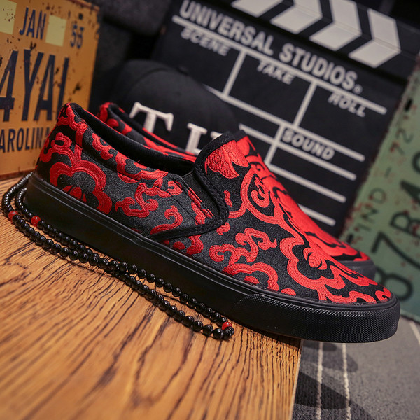 Mocasini moderni eleganti in mai multe modele cu imprimeu si broderie