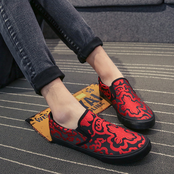 Mocasini moderni eleganti in mai multe modele cu imprimeu si broderie