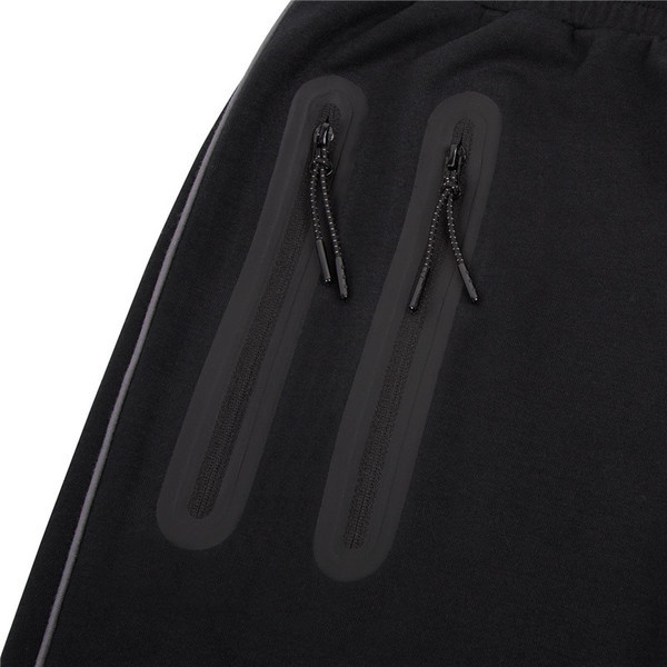 Costum sport barbati cu buzunare in doua culori