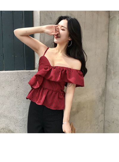 Maieu modern de damă cu volane în roșu și verde