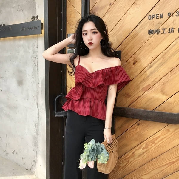 Maieu modern de damă cu volane în roșu și verde