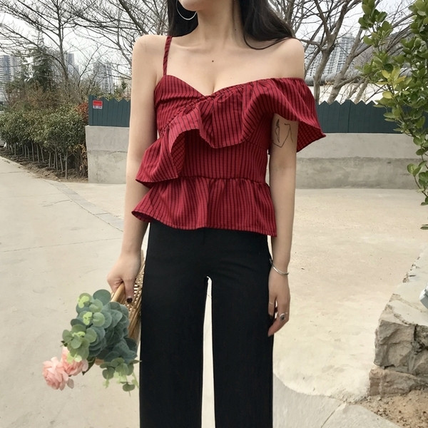 Maieu modern de damă cu volane în roșu și verde