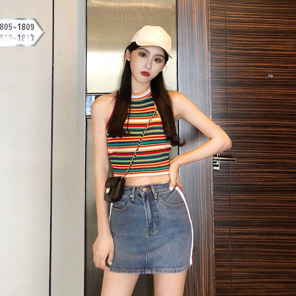 Top scurt de dama colorat cu bretele largi