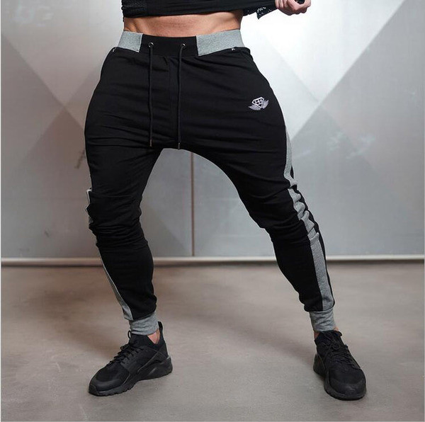 Costum sport barbatesc cu margine gri in doua culori