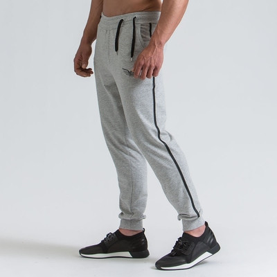 Costum sport barbati cu margini colorate in doua culori