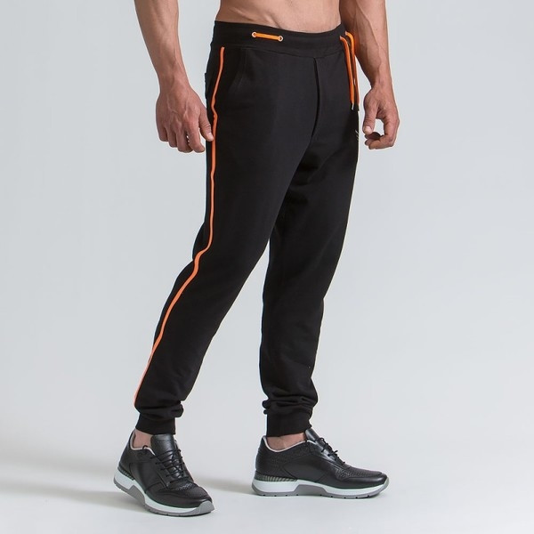 Costum sport barbati cu margini colorate in doua culori