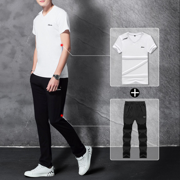 Echipa sportivă masculină - Tricou cu mâneci scurte și decolteu în V și pantaloni lungi