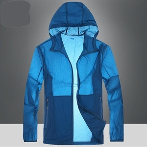 Top sport pentru bărbați cu glugă în mai multe culori