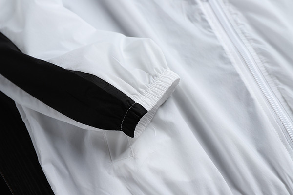 Top bărbătesc de primăvară în două culori