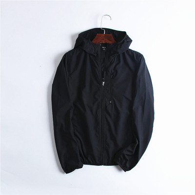 Topuri pentru bărbați de primăvară în trei culori