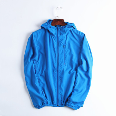 Topuri pentru bărbați de primăvară în trei culori