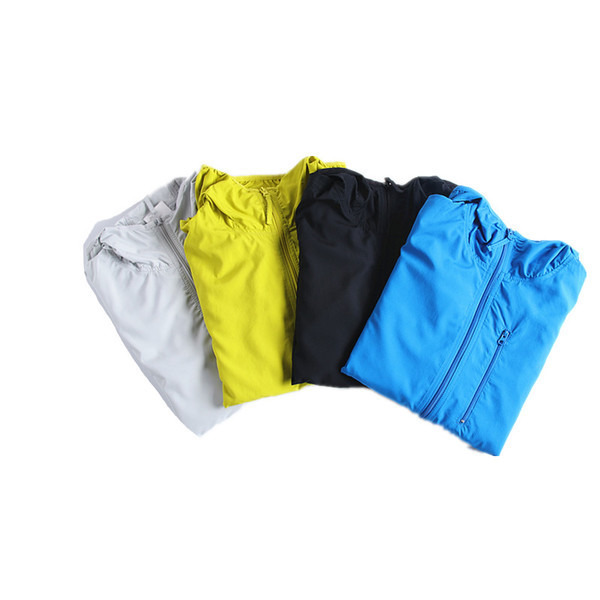 Topuri pentru bărbați de primăvară în trei culori