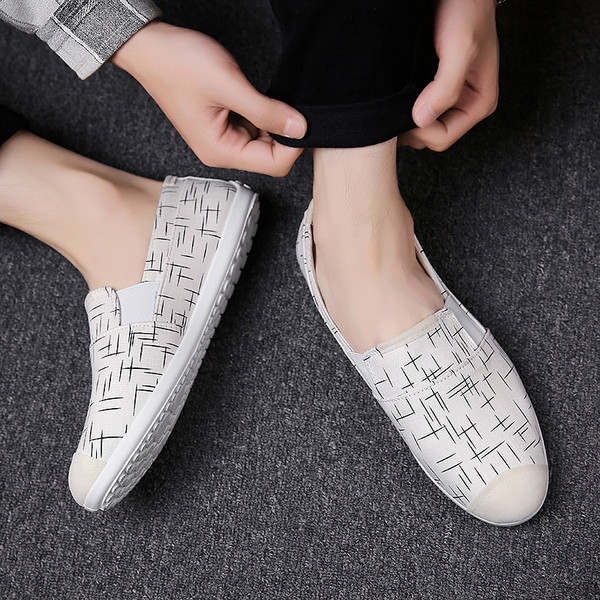 Mocasini casual pentru bărbați în alb și negru