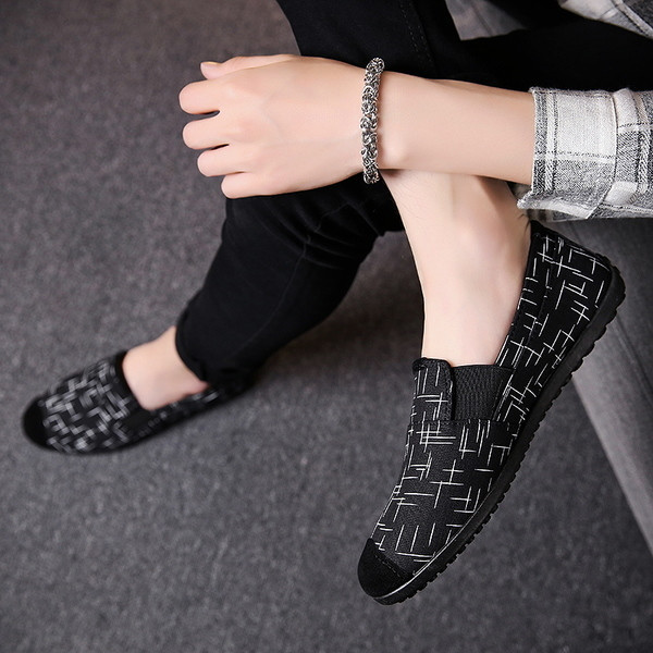 Mocasini casual pentru bărbați în alb și negru