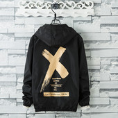 Top sportiv barbatesc cu aplicatie pe spate in mai multe culori