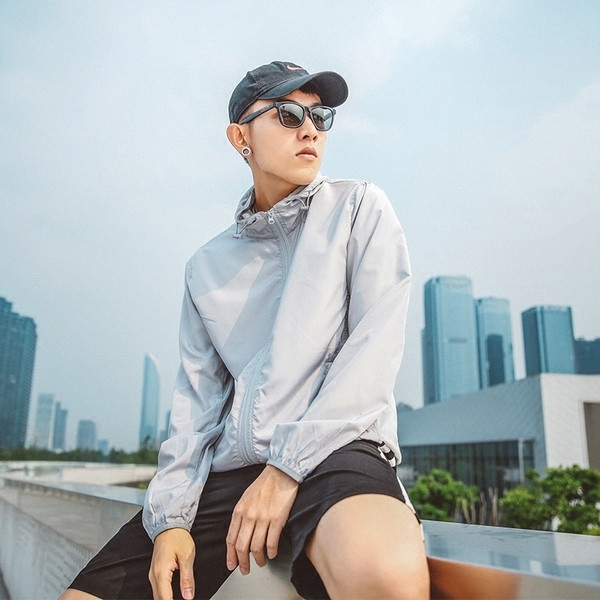 Top pentru bărbați sport de vară cu glugă în trei culori