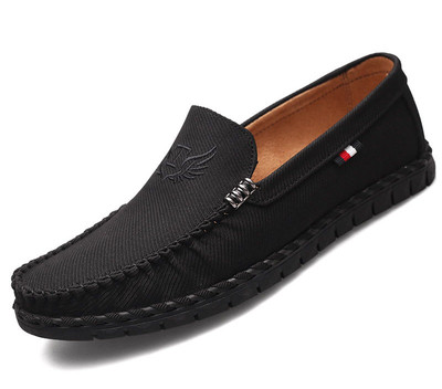 Mocasini pentru bărbați cu cusătură exterioară și broderie