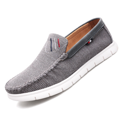 Mocasini pentru bărbați cu cusătură exterioară și broderie