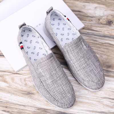 Mocasini pentru bărbați cu cusătură exterioară și broderie