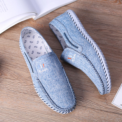 Mocasini pentru bărbați cu cusătură exterioară și broderie