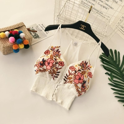 Σύντομο γυναικείο αμάνικο με floral κεντήματα σε λευκό και μαύρο χρώμα