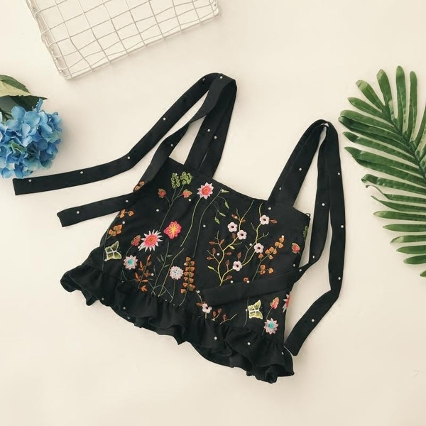 Maieu de dama de culoare neagra cu broderie florala si bretele reglabile