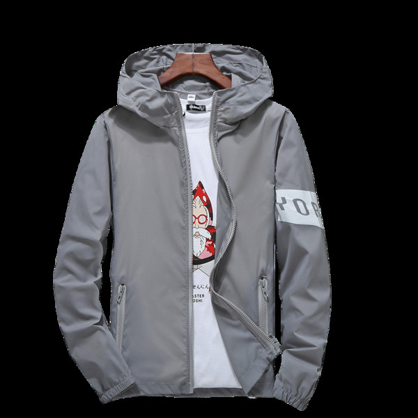 Top pentru bărbați proaspăt cu glugă și inscripții pe spate în mai multe culori